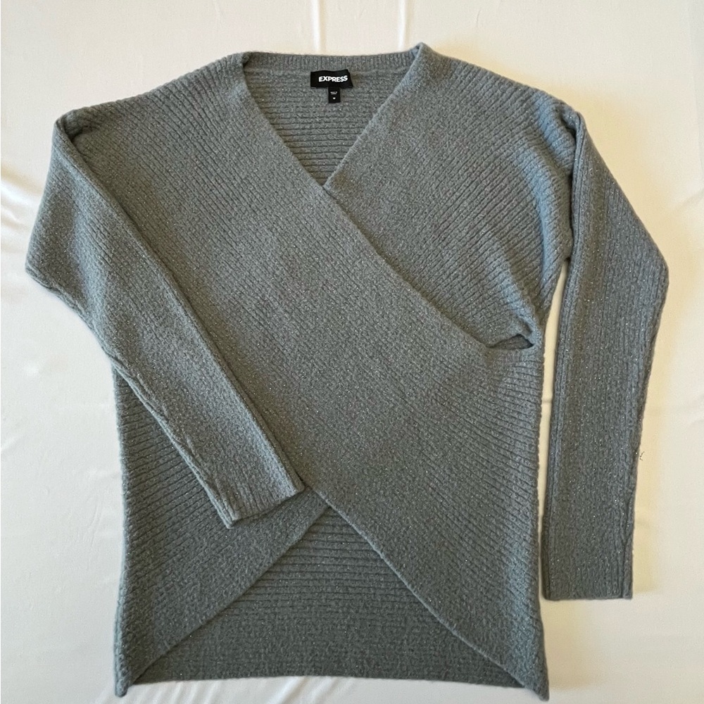 Express Women's V-Neck Sweater in Gray